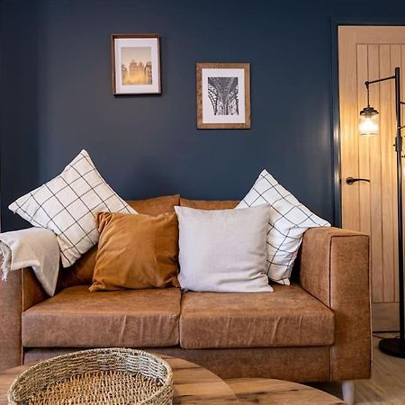 Railway House - Central Warrington - Sleeps 6 Exterior foto